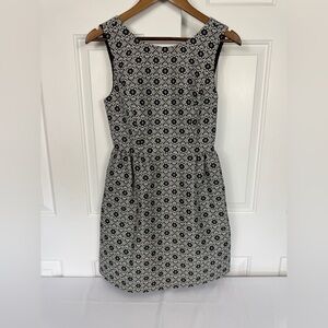 Erin By Erin‎ Fetherston Peek-A-Bow Floral Dress Black And White Women’s Size 4